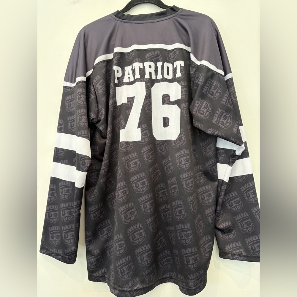 Men’s LIONS NOT SHEEP, Hockey Jersey, Size Large, Never Worn! Very nice! - Picture 4 of 10